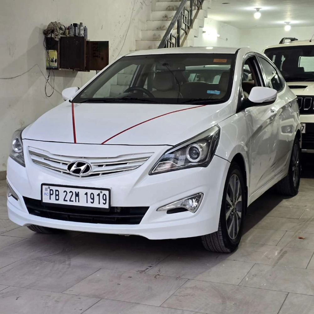
								Hyundai Verna full									