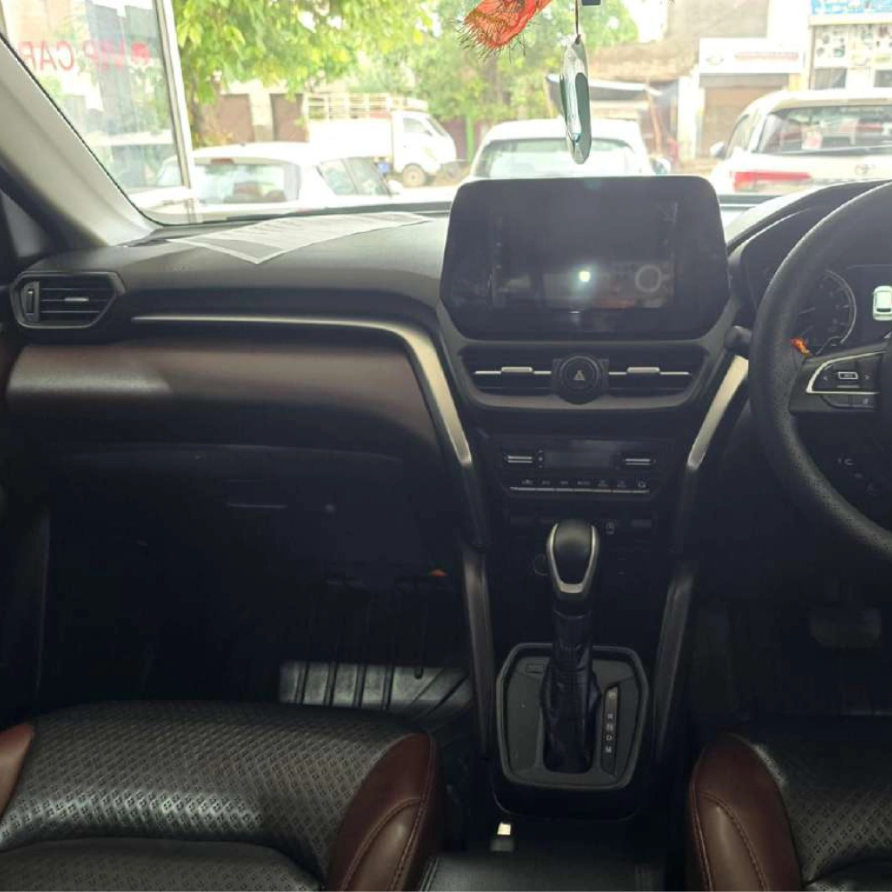 
								Maruti Suzuki Nexa full									